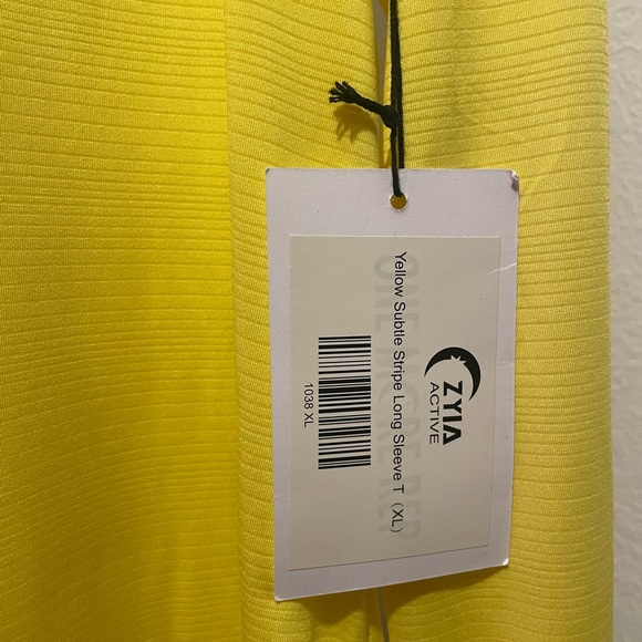 Yellow subtle stripe long T - Picture 2 of 2